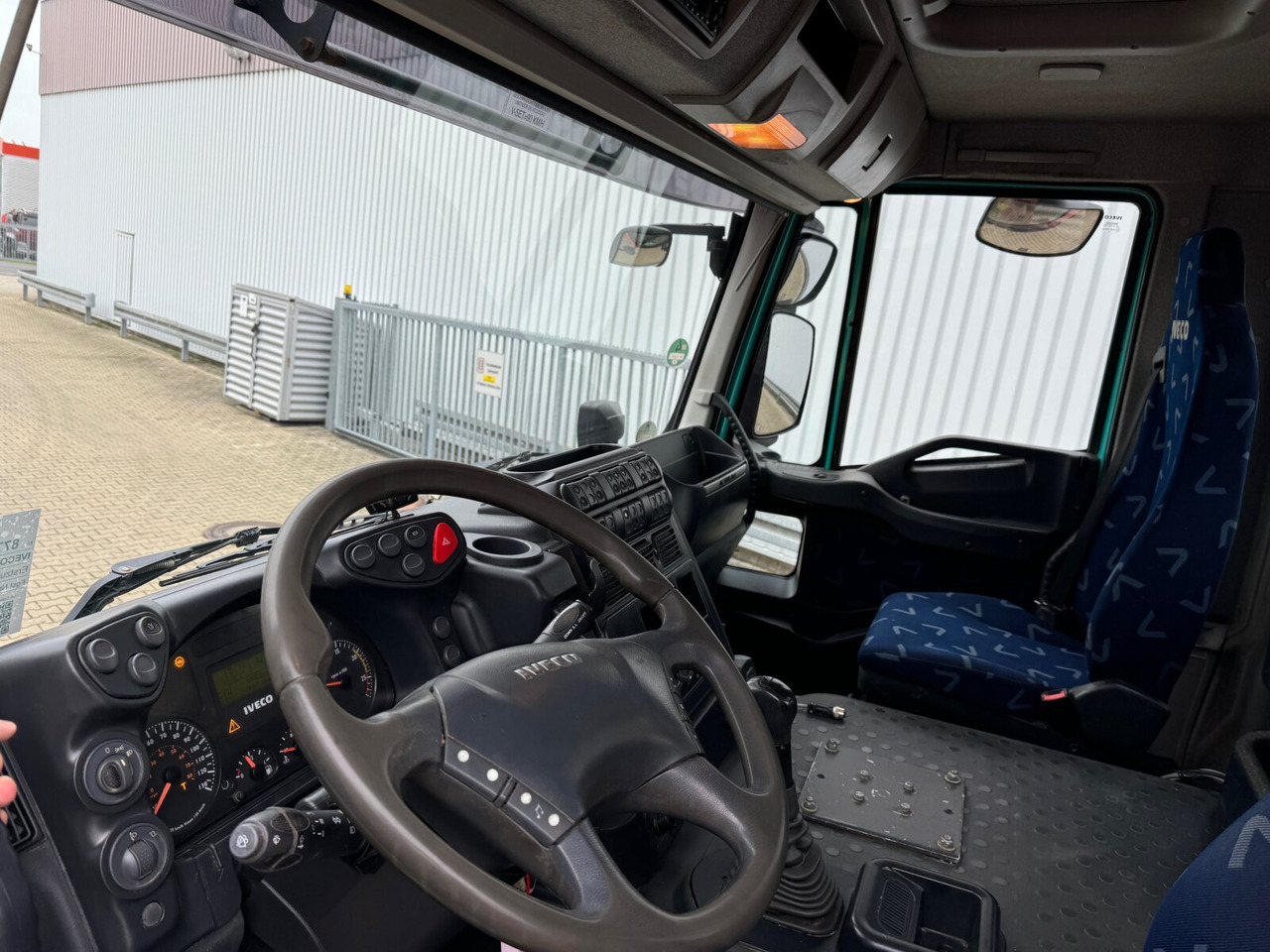 Trakker AD260T45W 6x6 Trakker AD260T45W 6x6, Bordmatik - Kippiauto kuorma-auto: kuva Trakker AD260T45W 6x6 Trakker AD260T45W 6x6, Bordmatik - Kippiauto kuorma-auto Trakker AD260T45W 6x6 Trakker AD260T45W 6x6, Bordmatik - Kippiauto kuorma-auto: kuva Trakker AD260T45W 6x6 Trakker AD260T45W 6x6, Bordmatik - Kippiauto kuorma-auto