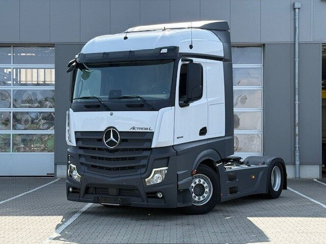 Mercedes-Benz Actros 1845 LSnRL 4x2 Actros 1845 LSnRL 4x2, Retarder, Volumer, MultimediaCockpit, Navi - Vetopöytäauto: kuva Mercedes-Benz Actros 1845 LSnRL 4x2 Actros 1845 LSnRL 4x2, Retarder, Volumer, MultimediaCockpit, Navi - Vetopöytäauto Mercedes-Benz Actros 1845 LSnRL 4x2 Actros 1845 LSnRL 4x2, Retarder, Volumer, MultimediaCockpit, Navi - Vetopöytäauto: kuva Mercedes-Benz Actros 1845 LSnRL 4x2 Actros 1845 LSnRL 4x2, Retarder, Volumer, MultimediaCockpit, Navi - Vetopöytäauto