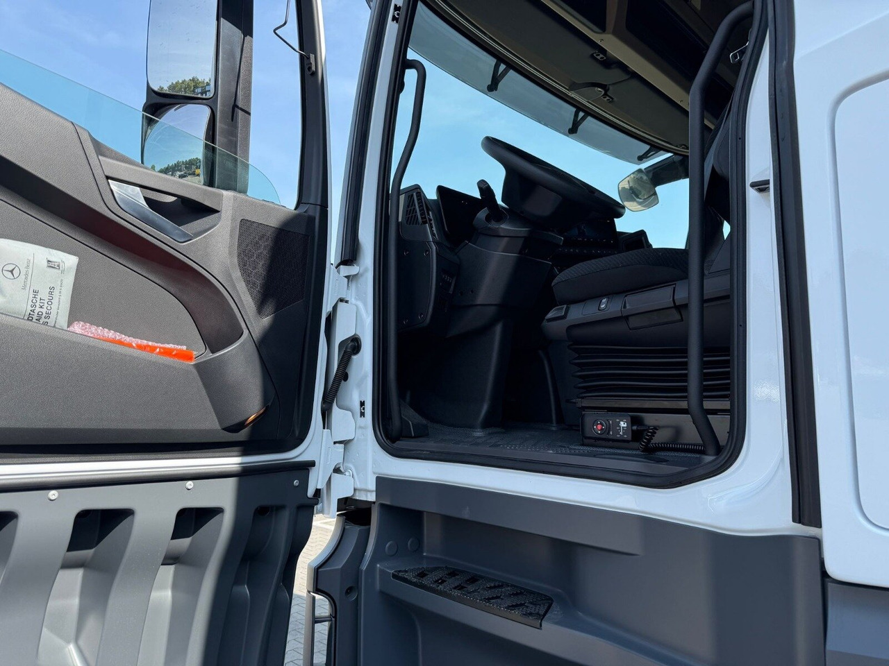 Mercedes-Benz Actros 1845 LSnRL 4x2 Actros 1845 LSnRL 4x2, Retarder, Volumer, MultimediaCockpit, Navi - Vetopöytäauto: kuva Mercedes-Benz Actros 1845 LSnRL 4x2 Actros 1845 LSnRL 4x2, Retarder, Volumer, MultimediaCockpit, Navi - Vetopöytäauto Mercedes-Benz Actros 1845 LSnRL 4x2 Actros 1845 LSnRL 4x2, Retarder, Volumer, MultimediaCockpit, Navi - Vetopöytäauto: kuva Mercedes-Benz Actros 1845 LSnRL 4x2 Actros 1845 LSnRL 4x2, Retarder, Volumer, MultimediaCockpit, Navi - Vetopöytäauto