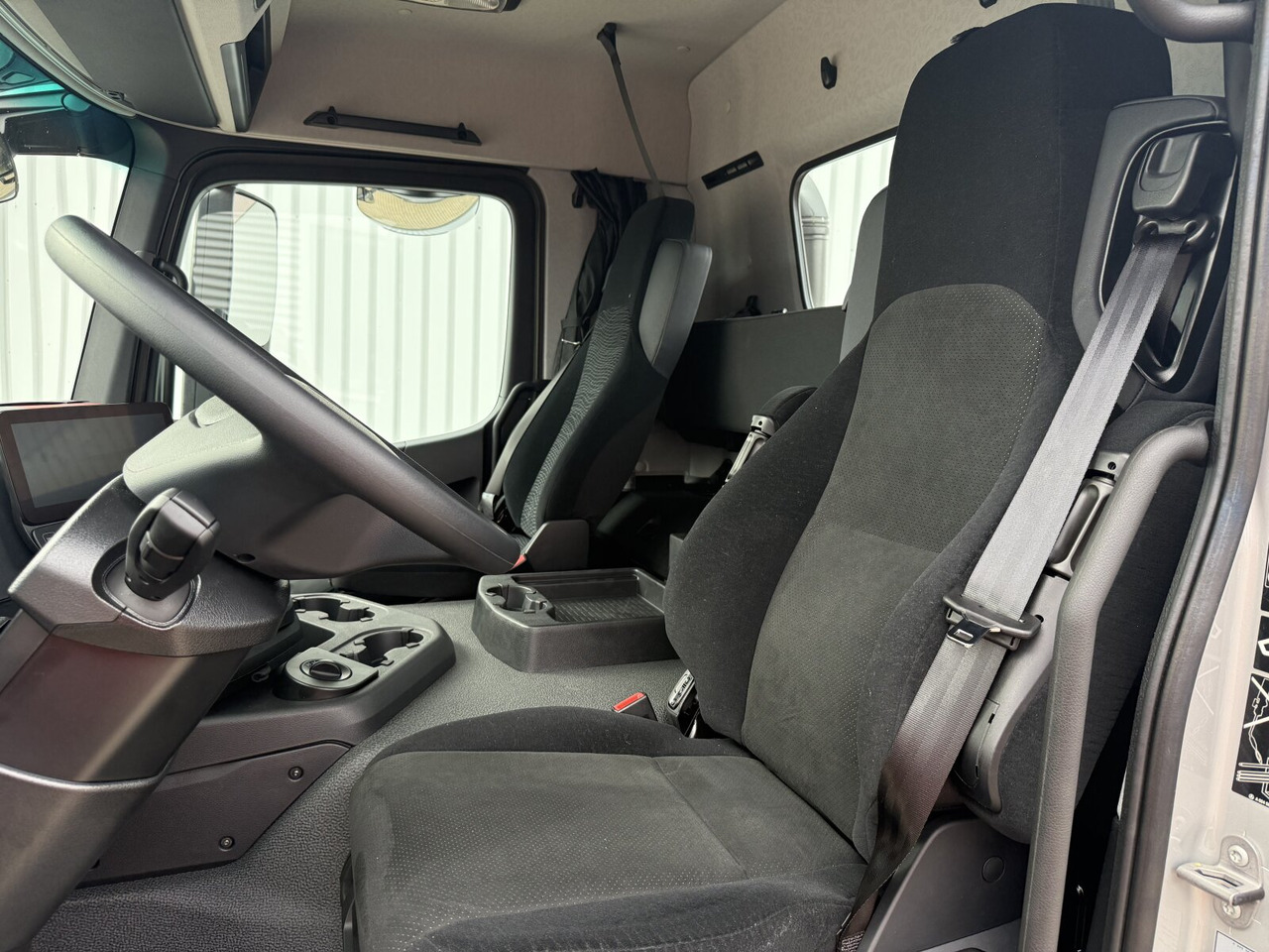 Mercedes-Benz Arocs 1853 AS 4x4 Arocs 1853 AS 4x4, Retarder, MultimediaCockpit, Navi - Vetopöytäauto: kuva Mercedes-Benz Arocs 1853 AS 4x4 Arocs 1853 AS 4x4, Retarder, MultimediaCockpit, Navi - Vetopöytäauto Mercedes-Benz Arocs 1853 AS 4x4 Arocs 1853 AS 4x4, Retarder, MultimediaCockpit, Navi - Vetopöytäauto: kuva Mercedes-Benz Arocs 1853 AS 4x4 Arocs 1853 AS 4x4, Retarder, MultimediaCockpit, Navi - Vetopöytäauto