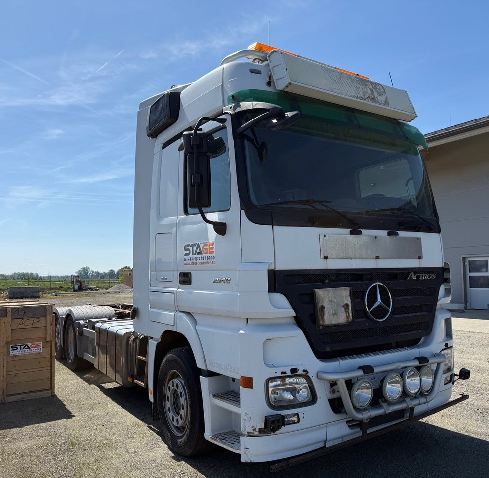 MERCEDES-BENZ Actros 2548L - Kuorma-auto alusta: kuva MERCEDES-BENZ Actros 2548L - Kuorma-auto alusta MERCEDES-BENZ Actros 2548L - Kuorma-auto alusta: kuva MERCEDES-BENZ Actros 2548L - Kuorma-auto alusta