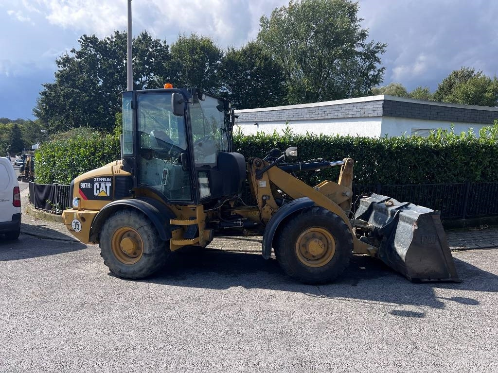 CAT 907H2 35Km/h EPA - CE - Pyöräkuormaaja: kuva CAT 907H2 35Km/h EPA - CE - Pyöräkuormaaja CAT 907H2 35Km/h EPA - CE - Pyöräkuormaaja: kuva CAT 907H2 35Km/h EPA - CE - Pyöräkuormaaja