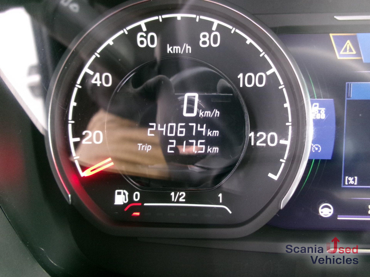 SCANIA R 460 A4x2NA SUPER NAVI Standklima DAB - Vetopöytäauto: kuva SCANIA R 460 A4x2NA SUPER NAVI Standklima DAB - Vetopöytäauto SCANIA R 460 A4x2NA SUPER NAVI Standklima DAB - Vetopöytäauto: kuva SCANIA R 460 A4x2NA SUPER NAVI Standklima DAB - Vetopöytäauto