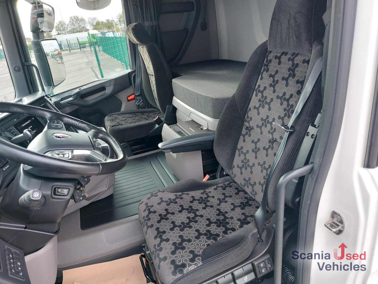 SCANIA R 460 A4x2NA, SUPER, NAVI, Standklima - Vetopöytäauto: kuva SCANIA R 460 A4x2NA, SUPER, NAVI, Standklima - Vetopöytäauto SCANIA R 460 A4x2NA, SUPER, NAVI, Standklima - Vetopöytäauto: kuva SCANIA R 460 A4x2NA, SUPER, NAVI, Standklima - Vetopöytäauto