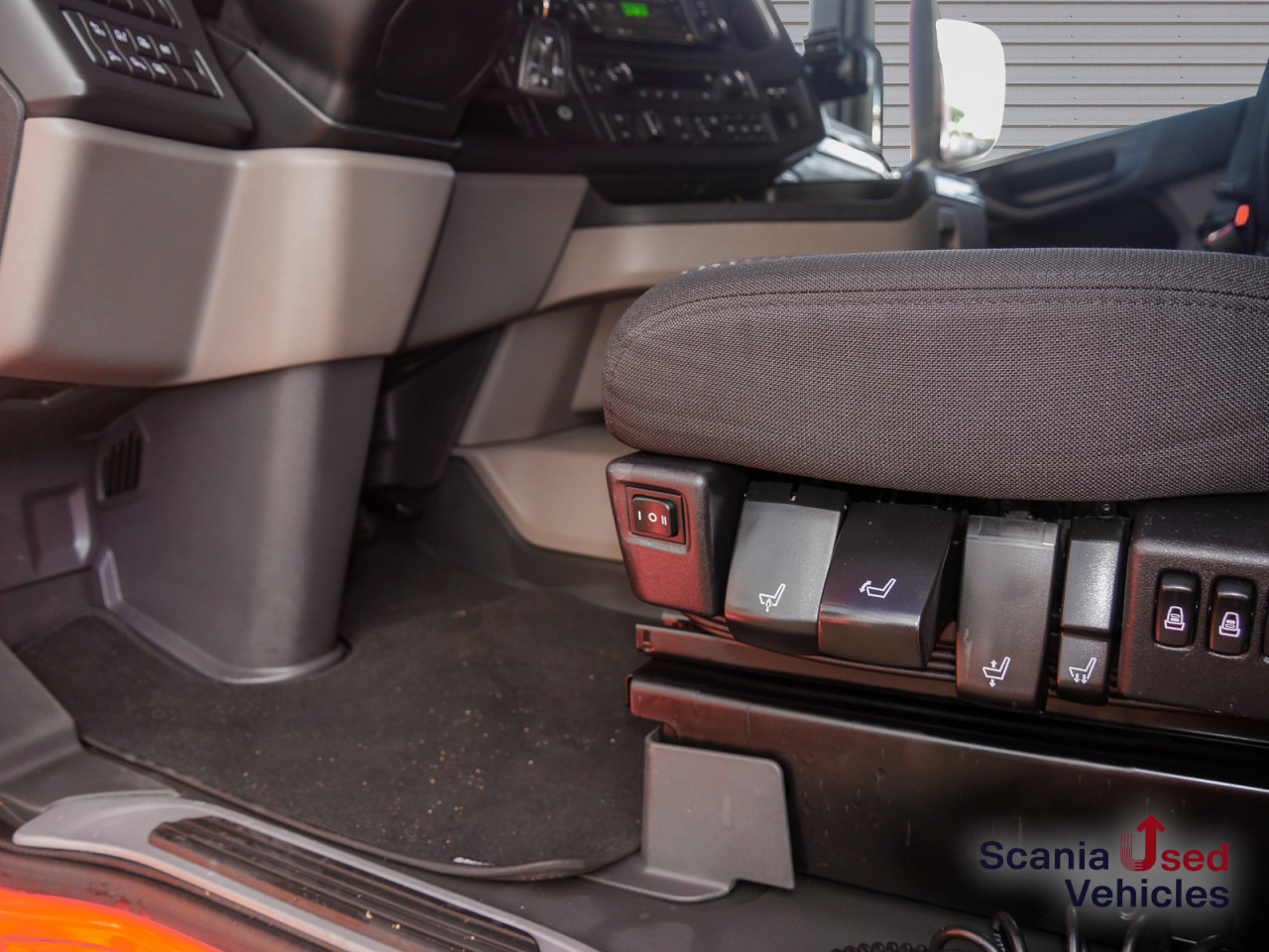 SCANIA R 410 B6x2*4LB Jumbo, Lenkachse, Standklima - Konttialus/ Vaihtokuormatilat kuorma-auto: kuva SCANIA R 410 B6x2*4LB Jumbo, Lenkachse, Standklima - Konttialus/ Vaihtokuormatilat kuorma-auto SCANIA R 410 B6x2*4LB Jumbo, Lenkachse, Standklima - Konttialus/ Vaihtokuormatilat kuorma-auto: kuva SCANIA R 410 B6x2*4LB Jumbo, Lenkachse, Standklima - Konttialus/ Vaihtokuormatilat kuorma-auto