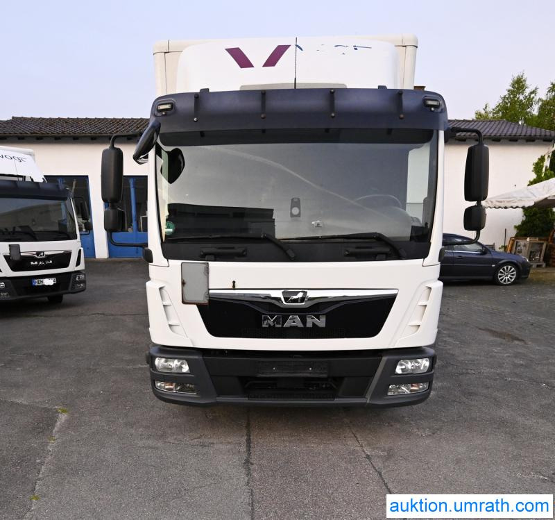 MAN MAN TGL 12.250 4x2 L/BL Koffer Ladebordwand Klimaautomatik NAVI Luftfederung Automatikgetriebe EURO 6 - Umpikori kuorma-auto: kuva MAN MAN TGL 12.250 4x2 L/BL Koffer Ladebordwand Klimaautomatik NAVI Luftfederung Automatikgetriebe EURO 6 - Umpikori kuorma-auto MAN MAN TGL 12.250 4x2 L/BL Koffer Ladebordwand Klimaautomatik NAVI Luftfederung Automatikgetriebe EURO 6 - Umpikori kuorma-auto: kuva MAN MAN TGL 12.250 4x2 L/BL Koffer Ladebordwand Klimaautomatik NAVI Luftfederung Automatikgetriebe EURO 6 - Umpikori kuorma-auto