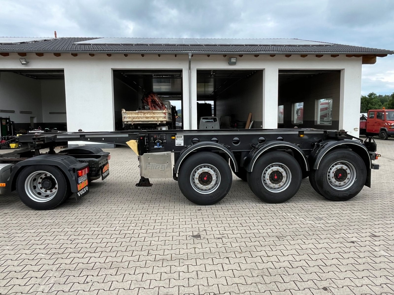Fliegl Tank Container Chassis 20ft ADR - Konttialus/ Vaihtokuormatilat puoliperävaunu: kuva Fliegl Tank Container Chassis 20ft ADR - Konttialus/ Vaihtokuormatilat puoliperävaunu Fliegl Tank Container Chassis 20ft ADR - Konttialus/ Vaihtokuormatilat puoliperävaunu: kuva Fliegl Tank Container Chassis 20ft ADR - Konttialus/ Vaihtokuormatilat puoliperävaunu