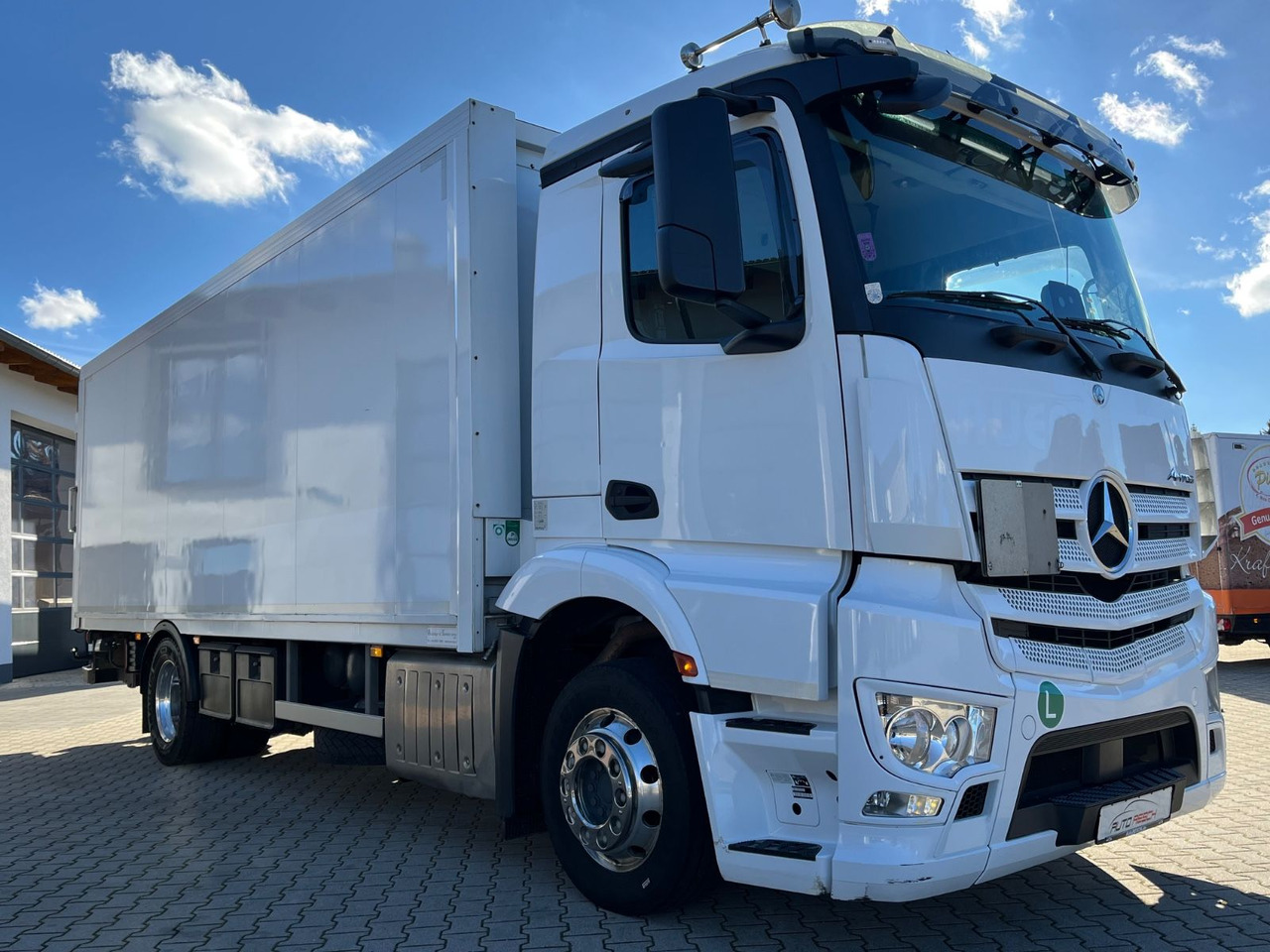 Mercedes-Benz Antos 1836 Klappwand Getränkekoffer beheizt - Juomien kuljetukseen kuorma-auto: kuva Mercedes-Benz Antos 1836 Klappwand Getränkekoffer beheizt - Juomien kuljetukseen kuorma-auto Mercedes-Benz Antos 1836 Klappwand Getränkekoffer beheizt - Juomien kuljetukseen kuorma-auto: kuva Mercedes-Benz Antos 1836 Klappwand Getränkekoffer beheizt - Juomien kuljetukseen kuorma-auto