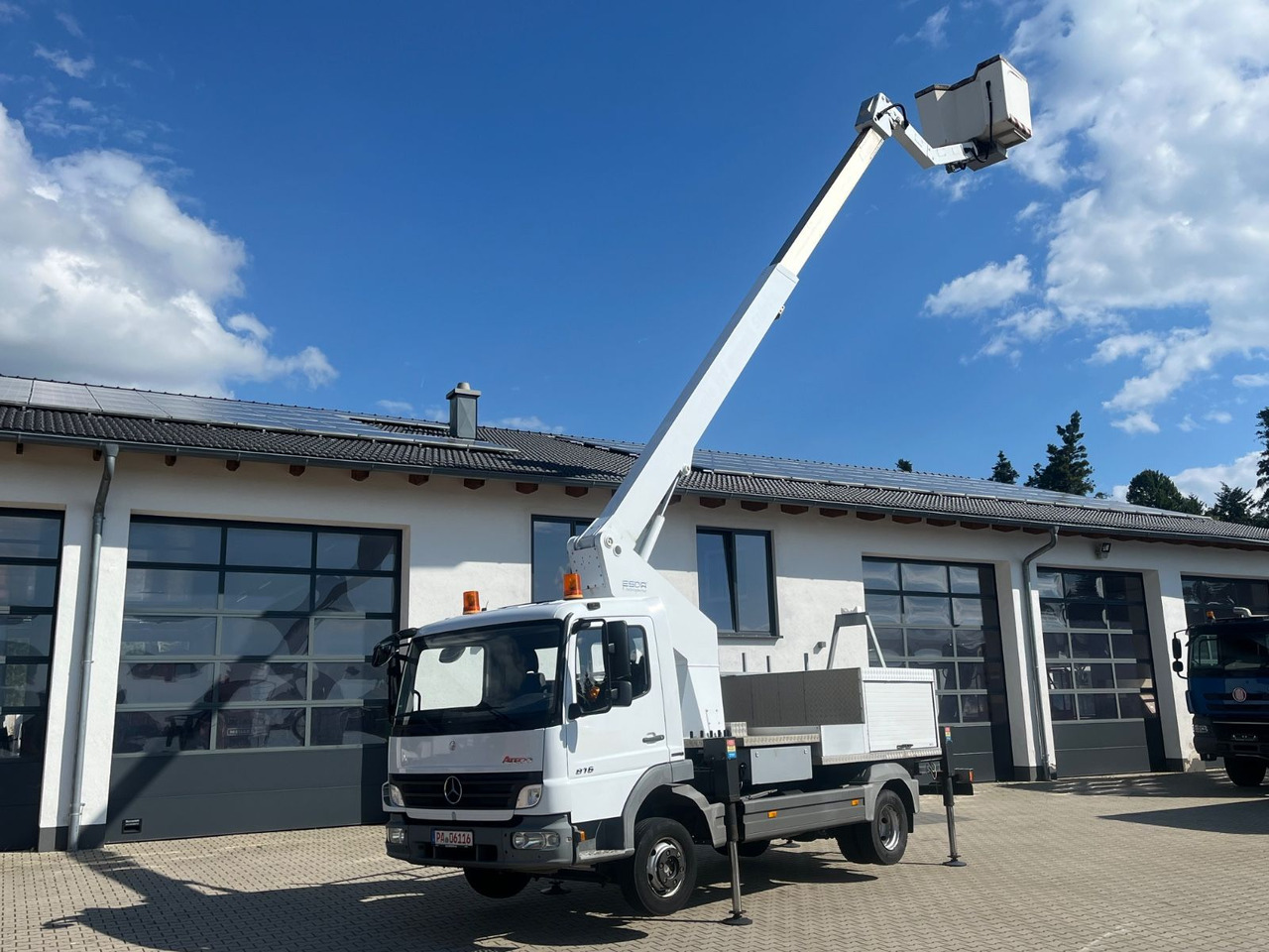Mercedes-Benz Atego 816 ESDA TG 1800 Steiger 1000V isoliert - Itsekulkevat henkilönostimet: kuva Mercedes-Benz Atego 816 ESDA TG 1800 Steiger 1000V isoliert - Itsekulkevat henkilönostimet Mercedes-Benz Atego 816 ESDA TG 1800 Steiger 1000V isoliert - Itsekulkevat henkilönostimet: kuva Mercedes-Benz Atego 816 ESDA TG 1800 Steiger 1000V isoliert - Itsekulkevat henkilönostimet