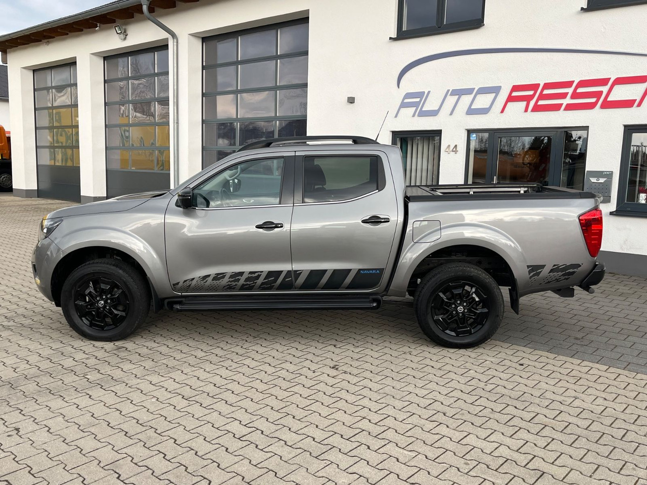 Nissan Navara NP300 N-Guard Double Cab 4x4 - Maasturi/ Katumaasturi: kuva Nissan Navara NP300 N-Guard Double Cab 4x4 - Maasturi/ Katumaasturi Nissan Navara NP300 N-Guard Double Cab 4x4 - Maasturi/ Katumaasturi: kuva Nissan Navara NP300 N-Guard Double Cab 4x4 - Maasturi/ Katumaasturi