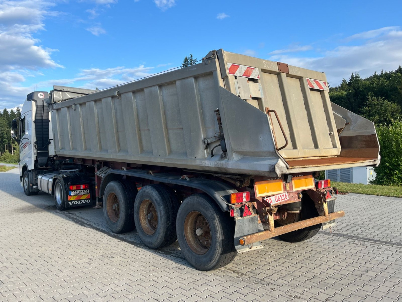 Schwarzmüller 3 Achs Alu Kippmulde Trommelbremse - Kippiauto puoliperävaunu: kuva Schwarzmüller 3 Achs Alu Kippmulde Trommelbremse - Kippiauto puoliperävaunu Schwarzmüller 3 Achs Alu Kippmulde Trommelbremse - Kippiauto puoliperävaunu: kuva Schwarzmüller 3 Achs Alu Kippmulde Trommelbremse - Kippiauto puoliperävaunu