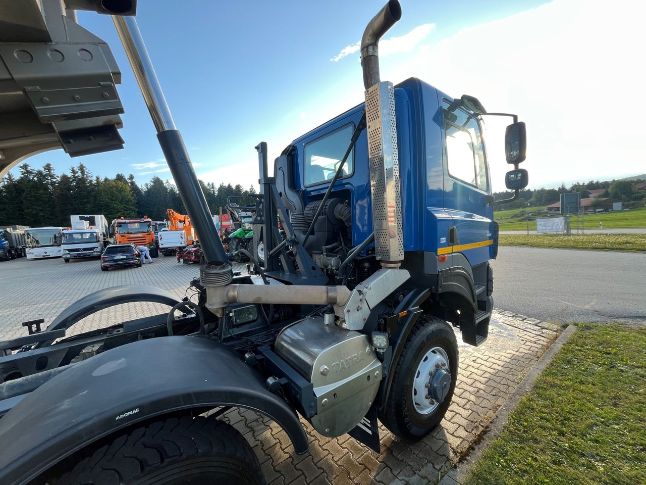 Tatra Phoenix 460T 158 8x8 20m³ Kippmulde - Kippiauto kuorma-auto: kuva Tatra Phoenix 460T 158 8x8 20m³ Kippmulde - Kippiauto kuorma-auto Tatra Phoenix 460T 158 8x8 20m³ Kippmulde - Kippiauto kuorma-auto: kuva Tatra Phoenix 460T 158 8x8 20m³ Kippmulde - Kippiauto kuorma-auto