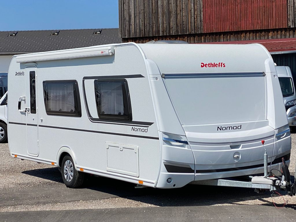 Dethleffs Nomad 520 ELT, Heckbad, SAT, Mover, Markise, ec - Asuntovaunu: kuva Dethleffs Nomad 520 ELT, Heckbad, SAT, Mover, Markise, ec - Asuntovaunu Dethleffs Nomad 520 ELT, Heckbad, SAT, Mover, Markise, ec - Asuntovaunu: kuva Dethleffs Nomad 520 ELT, Heckbad, SAT, Mover, Markise, ec - Asuntovaunu