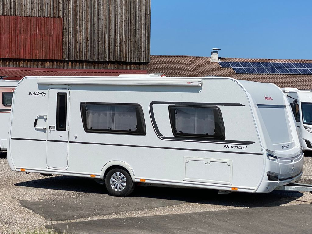 Dethleffs Nomad 520 ELT, Heckbad, SAT, Mover, Markise, ec - Asuntovaunu: kuva Dethleffs Nomad 520 ELT, Heckbad, SAT, Mover, Markise, ec - Asuntovaunu Dethleffs Nomad 520 ELT, Heckbad, SAT, Mover, Markise, ec - Asuntovaunu: kuva Dethleffs Nomad 520 ELT, Heckbad, SAT, Mover, Markise, ec - Asuntovaunu