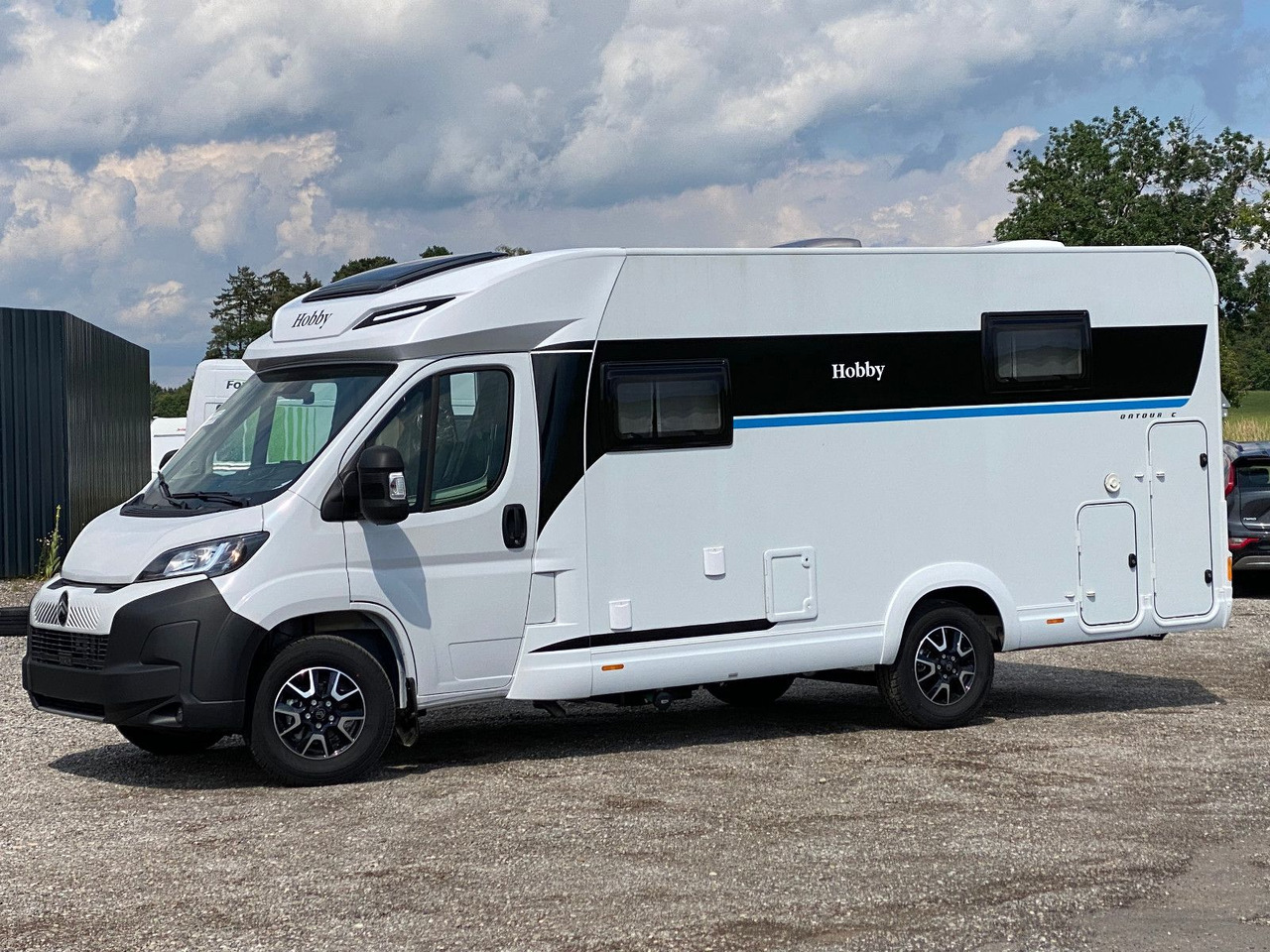 Hobby OnTour C 700 GQ MJ25/MARKISE/RFK/SAFETY-PAKET - Puoli-integroitu asuntoauto: kuva Hobby OnTour C 700 GQ MJ25/MARKISE/RFK/SAFETY-PAKET - Puoli-integroitu asuntoauto Hobby OnTour C 700 GQ MJ25/MARKISE/RFK/SAFETY-PAKET - Puoli-integroitu asuntoauto: kuva Hobby OnTour C 700 GQ MJ25/MARKISE/RFK/SAFETY-PAKET - Puoli-integroitu asuntoauto