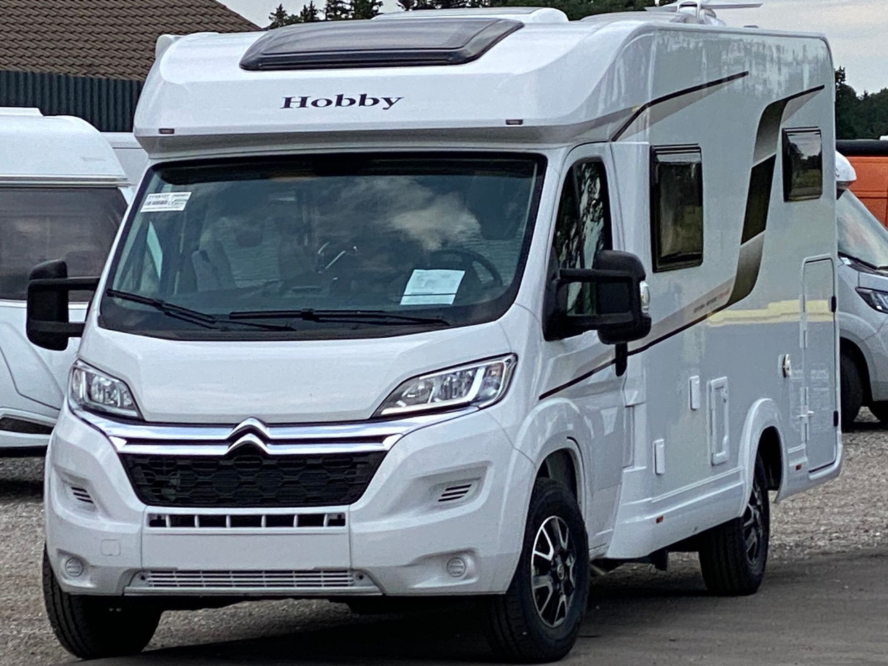 Hobby Optima Ontour Edition V65 GE Navi Markise SAT - Puoli-integroitu asuntoauto: kuva Hobby Optima Ontour Edition V65 GE Navi Markise SAT - Puoli-integroitu asuntoauto Hobby Optima Ontour Edition V65 GE Navi Markise SAT - Puoli-integroitu asuntoauto: kuva Hobby Optima Ontour Edition V65 GE Navi Markise SAT - Puoli-integroitu asuntoauto