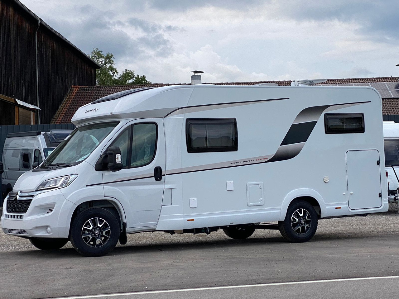 Hobby Optima Ontour Edition V65 GE Navi Markise SAT - Puoli-integroitu asuntoauto: kuva Hobby Optima Ontour Edition V65 GE Navi Markise SAT - Puoli-integroitu asuntoauto Hobby Optima Ontour Edition V65 GE Navi Markise SAT - Puoli-integroitu asuntoauto: kuva Hobby Optima Ontour Edition V65 GE Navi Markise SAT - Puoli-integroitu asuntoauto