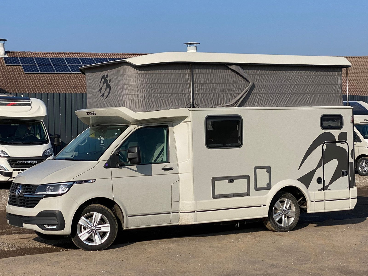 Knaus Tourer CUV 500 MQ ,mit Slide Bett,,4 personen - Puoli-integroitu asuntoauto: kuva Knaus Tourer CUV 500 MQ ,mit Slide Bett,,4 personen - Puoli-integroitu asuntoauto Knaus Tourer CUV 500 MQ ,mit Slide Bett,,4 personen - Puoli-integroitu asuntoauto: kuva Knaus Tourer CUV 500 MQ ,mit Slide Bett,,4 personen - Puoli-integroitu asuntoauto