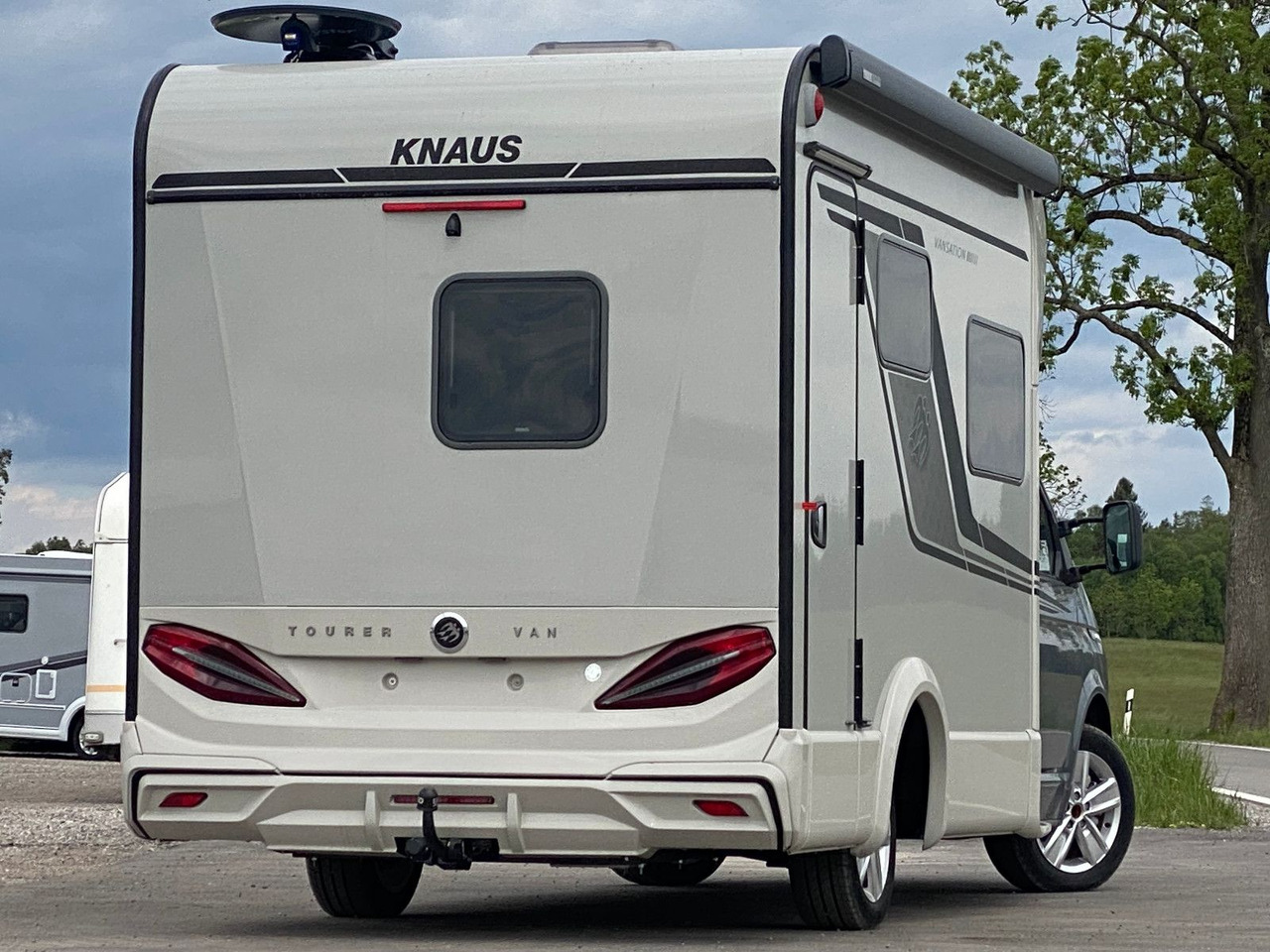 Knaus Tourer Van 500 LT, slide Bett, 4 P. Zulassung - Puoli-integroitu asuntoauto: kuva Knaus Tourer Van 500 LT, slide Bett, 4 P. Zulassung - Puoli-integroitu asuntoauto Knaus Tourer Van 500 LT, slide Bett, 4 P. Zulassung - Puoli-integroitu asuntoauto: kuva Knaus Tourer Van 500 LT, slide Bett, 4 P. Zulassung - Puoli-integroitu asuntoauto