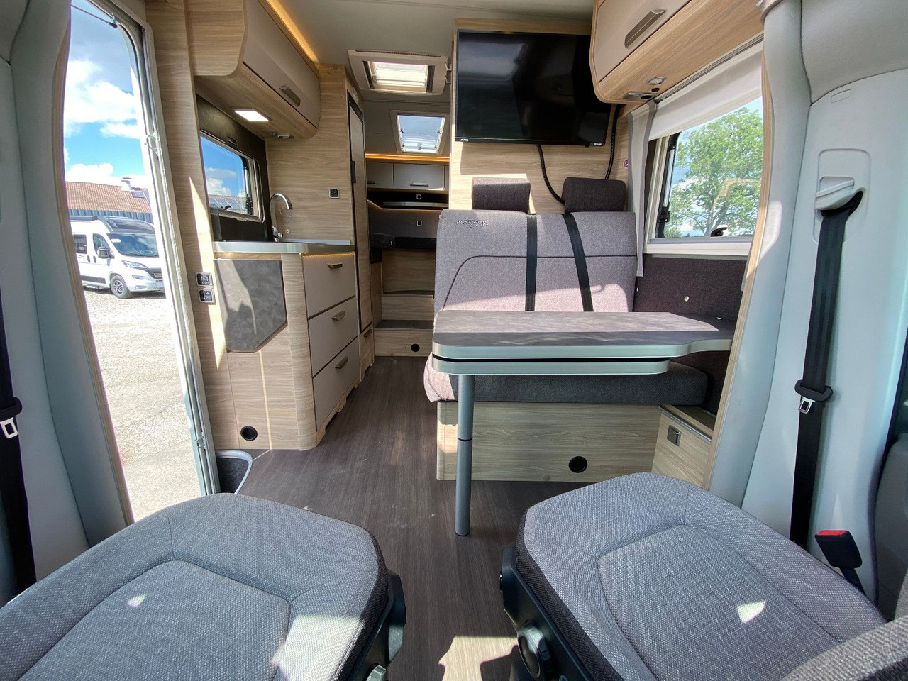 Puoli-integroitu asuntoauto Knaus Van TI PLUS Platinium Selection 650 MEG,Automat: kuva Puoli-integroitu asuntoauto Knaus Van TI PLUS Platinium Selection 650 MEG,Automat