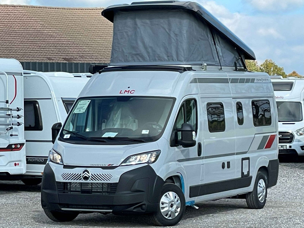 LMC INNOVAN 600 ,ASD, Aufstelldach,26 Modell, - Retkeilyauto: kuva LMC INNOVAN 600 ,ASD, Aufstelldach,26 Modell, - Retkeilyauto LMC INNOVAN 600 ,ASD, Aufstelldach,26 Modell, - Retkeilyauto: kuva LMC INNOVAN 600 ,ASD, Aufstelldach,26 Modell, - Retkeilyauto