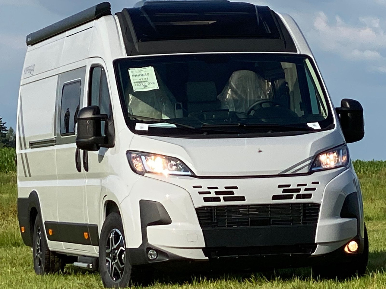 LMC Innovan 640 Automatik. Modell 2025 - Retkeilyauto: kuva LMC Innovan 640 Automatik. Modell 2025 - Retkeilyauto LMC Innovan 640 Automatik. Modell 2025 - Retkeilyauto: kuva LMC Innovan 640 Automatik. Modell 2025 - Retkeilyauto