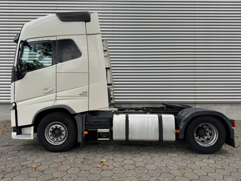 Volvo FH 420 / I-Shift / 2 Tanks / Euro 6 / NL- Truck - Vetopöytäauto: kuva Volvo FH 420 / I-Shift / 2 Tanks / Euro 6 / NL- Truck - Vetopöytäauto Volvo FH 420 / I-Shift / 2 Tanks / Euro 6 / NL- Truck - Vetopöytäauto: kuva Volvo FH 420 / I-Shift / 2 Tanks / Euro 6 / NL- Truck - Vetopöytäauto