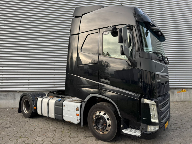 Volvo FH 420 / I-Shift / ADR / 2 Tanks / Euro 6 / NL Truck - Vetopöytäauto: kuva Volvo FH 420 / I-Shift / ADR / 2 Tanks / Euro 6 / NL Truck - Vetopöytäauto Volvo FH 420 / I-Shift / ADR / 2 Tanks / Euro 6 / NL Truck - Vetopöytäauto: kuva Volvo FH 420 / I-Shift / ADR / 2 Tanks / Euro 6 / NL Truck - Vetopöytäauto