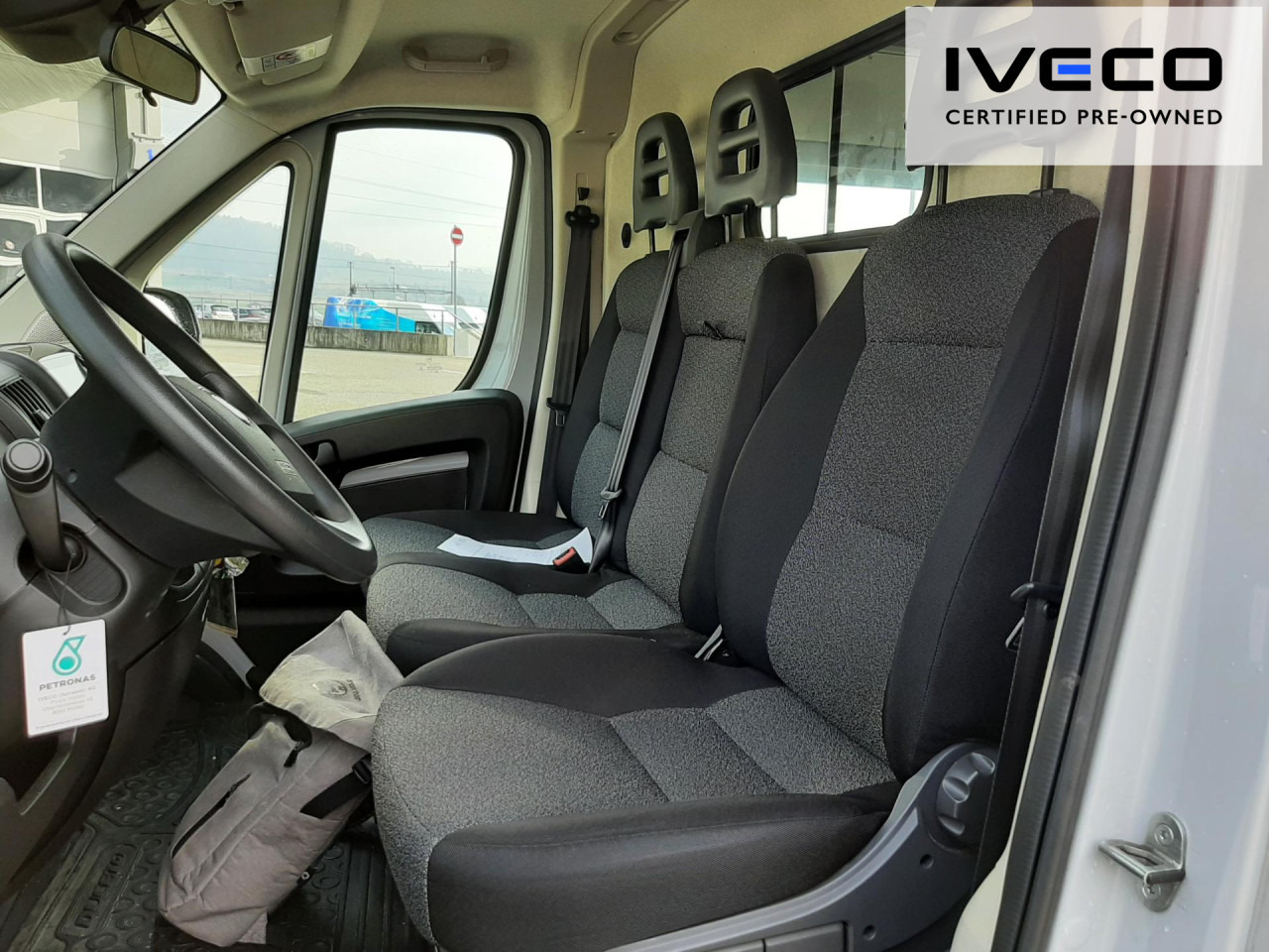 FIAT e-Ducato L2H2 teilverglast (47-kWh) - Pakettiauto, Sähköpakettiauto: kuva FIAT e-Ducato L2H2 teilverglast (47-kWh) - Pakettiauto, Sähköpakettiauto FIAT e-Ducato L2H2 teilverglast (47-kWh) - Pakettiauto, Sähköpakettiauto: kuva FIAT e-Ducato L2H2 teilverglast (47-kWh) - Pakettiauto, Sähköpakettiauto