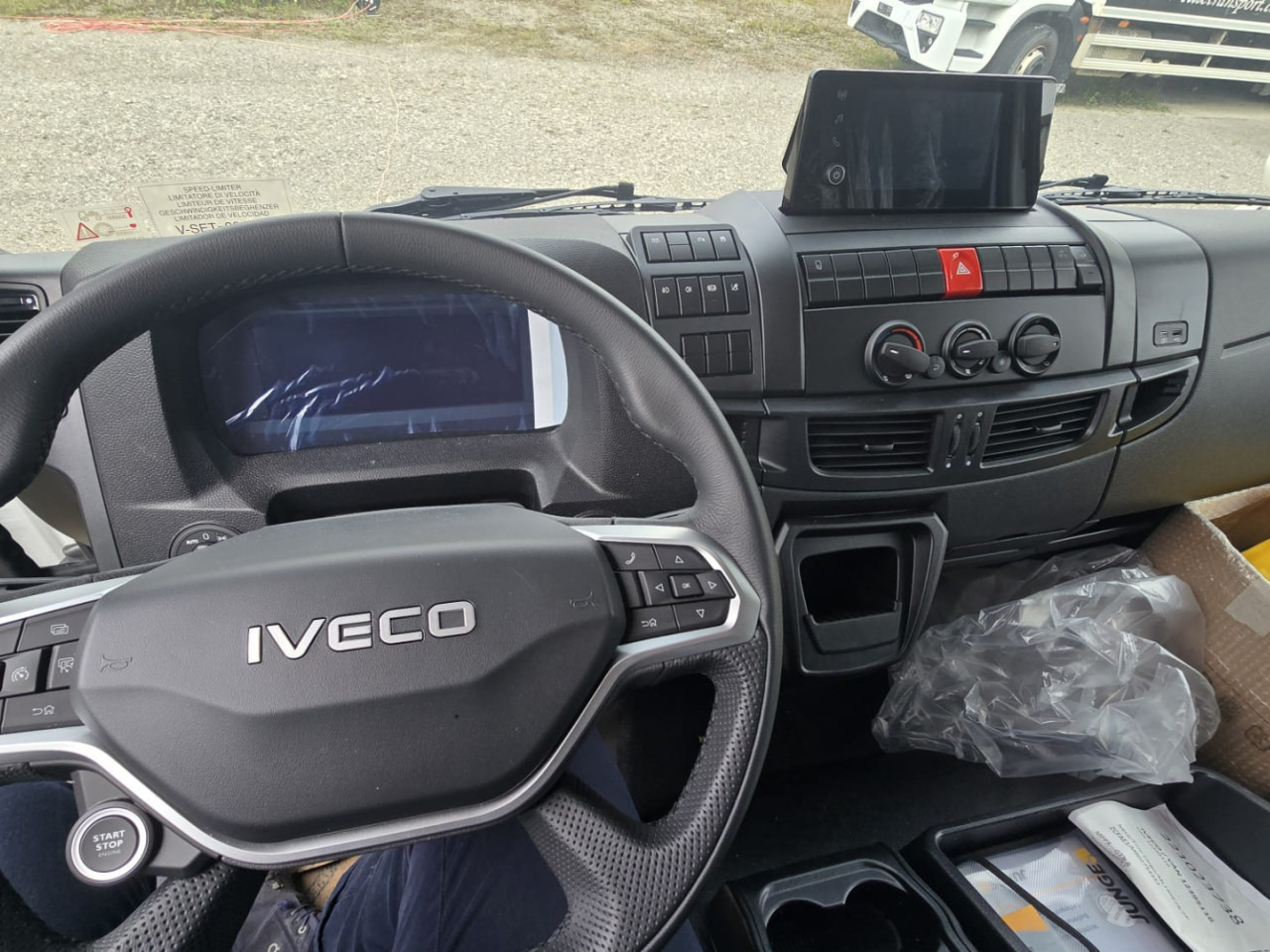 IVECO ML140E28/FP EuroCargo mit Pritsche Blache und LBW - Pressukapelli kuorma-auto: kuva IVECO ML140E28/FP EuroCargo mit Pritsche Blache und LBW - Pressukapelli kuorma-auto IVECO ML140E28/FP EuroCargo mit Pritsche Blache und LBW - Pressukapelli kuorma-auto: kuva IVECO ML140E28/FP EuroCargo mit Pritsche Blache und LBW - Pressukapelli kuorma-auto