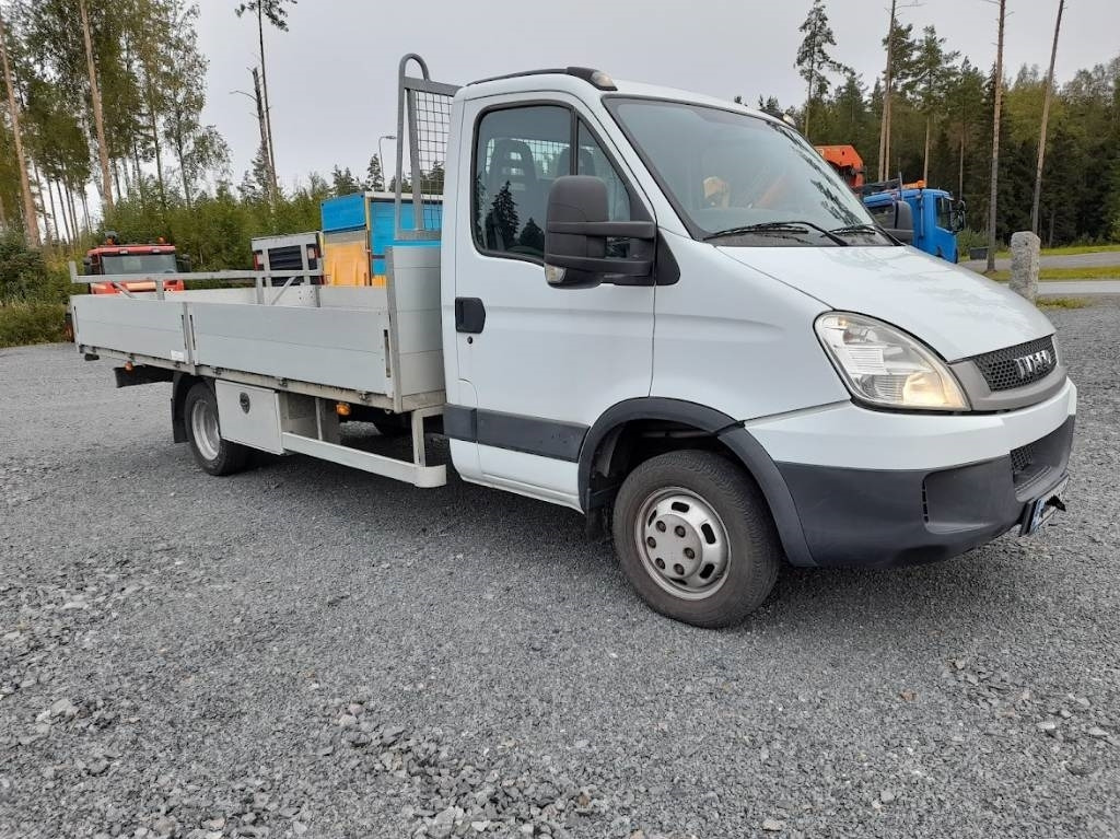 Iveco Daily 40 C18 automat - Avolava pakettiauto: kuva Iveco Daily 40 C18 automat - Avolava pakettiauto Iveco Daily 40 C18 automat - Avolava pakettiauto: kuva Iveco Daily 40 C18 automat - Avolava pakettiauto