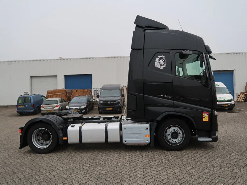 Volvo FH 420 Glob, i-shift, Euro 6, 2 Tanks, TUV, NL Truck, TOP! - Vetopöytäauto: kuva Volvo FH 420 Glob, i-shift, Euro 6, 2 Tanks, TUV, NL Truck, TOP! - Vetopöytäauto Volvo FH 420 Glob, i-shift, Euro 6, 2 Tanks, TUV, NL Truck, TOP! - Vetopöytäauto: kuva Volvo FH 420 Glob, i-shift, Euro 6, 2 Tanks, TUV, NL Truck, TOP! - Vetopöytäauto