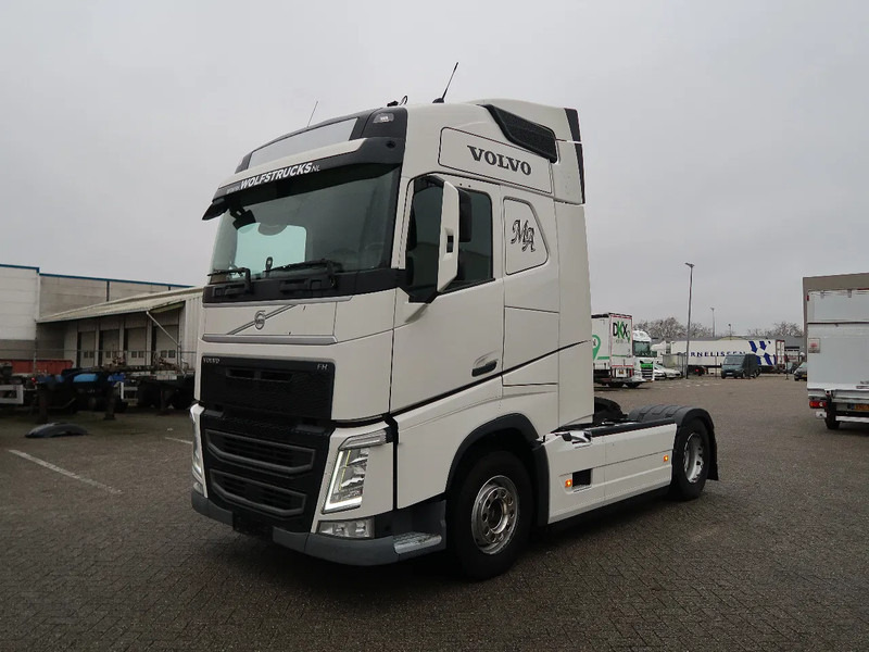 Volvo FH 460 4x2, Globe, LA chass, 2 tanks, ACC, TOP! - Vetopöytäauto: kuva Volvo FH 460 4x2, Globe, LA chass, 2 tanks, ACC, TOP! - Vetopöytäauto Volvo FH 460 4x2, Globe, LA chass, 2 tanks, ACC, TOP! - Vetopöytäauto: kuva Volvo FH 460 4x2, Globe, LA chass, 2 tanks, ACC, TOP! - Vetopöytäauto