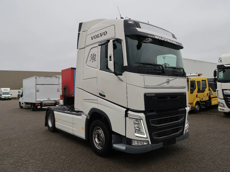Volvo FH 460 4x2, Globe, LA chass, 2 tanks, ACC, TOP! - Vetopöytäauto: kuva Volvo FH 460 4x2, Globe, LA chass, 2 tanks, ACC, TOP! - Vetopöytäauto Volvo FH 460 4x2, Globe, LA chass, 2 tanks, ACC, TOP! - Vetopöytäauto: kuva Volvo FH 460 4x2, Globe, LA chass, 2 tanks, ACC, TOP! - Vetopöytäauto