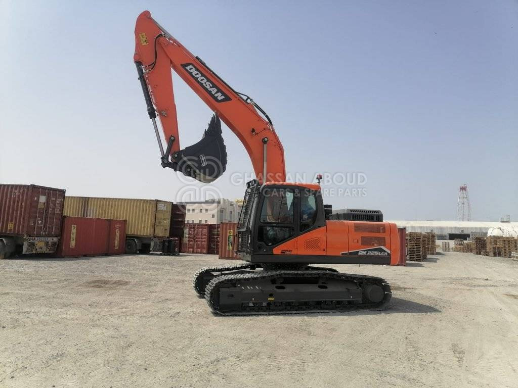 Telakaivukone DOOSAN DX225 LCA – CHAIN EXCAVATOR OPERATING WEIGHT 22 TON APPROX. WITH  BUCKET 1.08 Cu.M BUCKET ( HEAVY DUTY) MY2022: kuva Telakaivukone DOOSAN DX225 LCA – CHAIN EXCAVATOR OPERATING WEIGHT 22 TON APPROX. WITH  BUCKET 1.08 Cu.M BUCKET ( HEAVY DUTY) MY2022