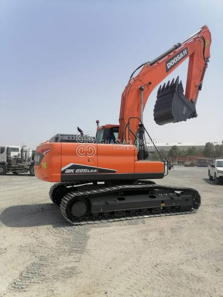 Telakaivukone DOOSAN DX225 LCA – CHAIN EXCAVATOR OPERATING WEIGHT 22 TON APPROX. WITH  BUCKET 1.08 Cu.M BUCKET ( HEAVY DUTY) MY2022: kuva Telakaivukone DOOSAN DX225 LCA – CHAIN EXCAVATOR OPERATING WEIGHT 22 TON APPROX. WITH  BUCKET 1.08 Cu.M BUCKET ( HEAVY DUTY) MY2022