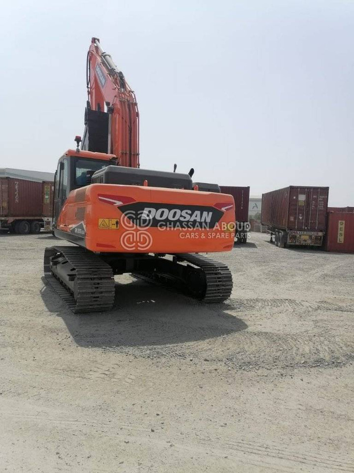 Telakaivukone DOOSAN DX225 LCA – CHAIN EXCAVATOR OPERATING WEIGHT 22 TON APPROX. WITH  BUCKET 1.08 Cu.M BUCKET ( HEAVY DUTY) MY2022: kuva Telakaivukone DOOSAN DX225 LCA – CHAIN EXCAVATOR OPERATING WEIGHT 22 TON APPROX. WITH  BUCKET 1.08 Cu.M BUCKET ( HEAVY DUTY) MY2022
