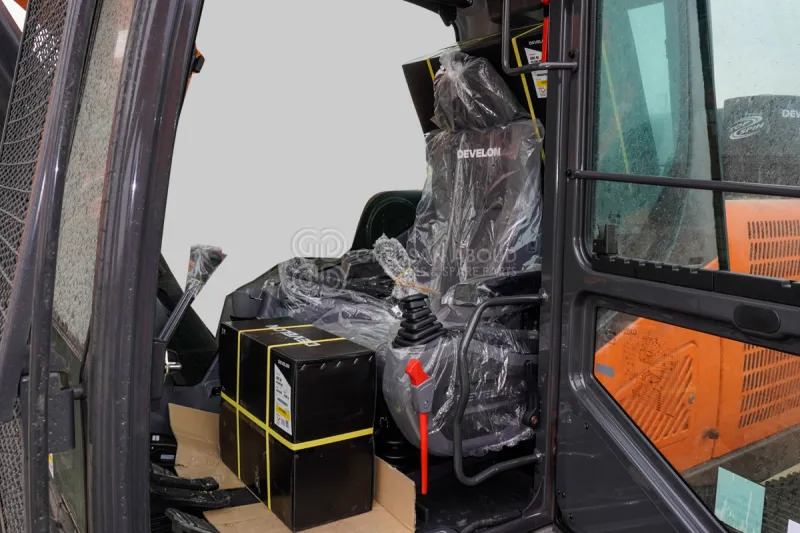 Develon DX450 LCA-7M Crawler Excavator - Telakaivukone: kuva Develon DX450 LCA-7M Crawler Excavator - Telakaivukone Develon DX450 LCA-7M Crawler Excavator - Telakaivukone: kuva Develon DX450 LCA-7M Crawler Excavator - Telakaivukone