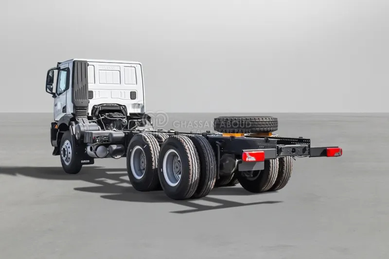 Iveco T-WAY AD380T47H 6x4 R24 Tyres Chassis - Barcelona Stock - Kuorma-auto alusta: kuva  Iveco T-WAY AD380T47H 6x4 R24 Tyres Chassis - Barcelona Stock - Kuorma-auto alusta Iveco T-WAY AD380T47H 6x4 R24 Tyres Chassis - Barcelona Stock - Kuorma-auto alusta: kuva  Iveco T-WAY AD380T47H 6x4 R24 Tyres Chassis - Barcelona Stock - Kuorma-auto alusta