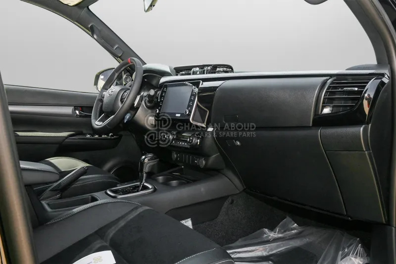 Toyota Hilux 4X4 Double Cabin - Avolava-auto, Jatko-ohjaamo kevyt kuorma-auto: kuva Toyota Hilux 4X4 Double Cabin - Avolava-auto, Jatko-ohjaamo kevyt kuorma-auto Toyota Hilux 4X4 Double Cabin - Avolava-auto, Jatko-ohjaamo kevyt kuorma-auto: kuva Toyota Hilux 4X4 Double Cabin - Avolava-auto, Jatko-ohjaamo kevyt kuorma-auto