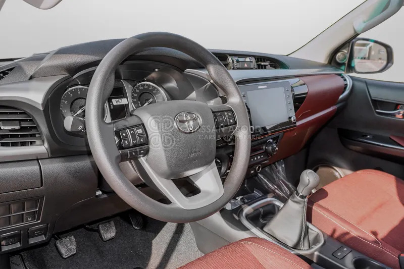 Toyota Hilux 4X4 Double Cabin - Avolava-auto, Jatko-ohjaamo kevyt kuorma-auto: kuva Toyota Hilux 4X4 Double Cabin - Avolava-auto, Jatko-ohjaamo kevyt kuorma-auto Toyota Hilux 4X4 Double Cabin - Avolava-auto, Jatko-ohjaamo kevyt kuorma-auto: kuva Toyota Hilux 4X4 Double Cabin - Avolava-auto, Jatko-ohjaamo kevyt kuorma-auto