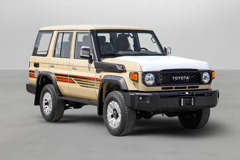 Toyota Land Cruiser HardTop LC76 4X4 - Henkilöauto: kuva Toyota Land Cruiser HardTop LC76 4X4 - Henkilöauto Toyota Land Cruiser HardTop LC76 4X4 - Henkilöauto: kuva Toyota Land Cruiser HardTop LC76 4X4 - Henkilöauto