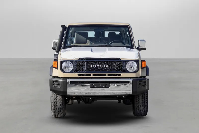Toyota Land Cruiser HardTop LC76 4X4 - Henkilöauto: kuva Toyota Land Cruiser HardTop LC76 4X4 - Henkilöauto Toyota Land Cruiser HardTop LC76 4X4 - Henkilöauto: kuva Toyota Land Cruiser HardTop LC76 4X4 - Henkilöauto
