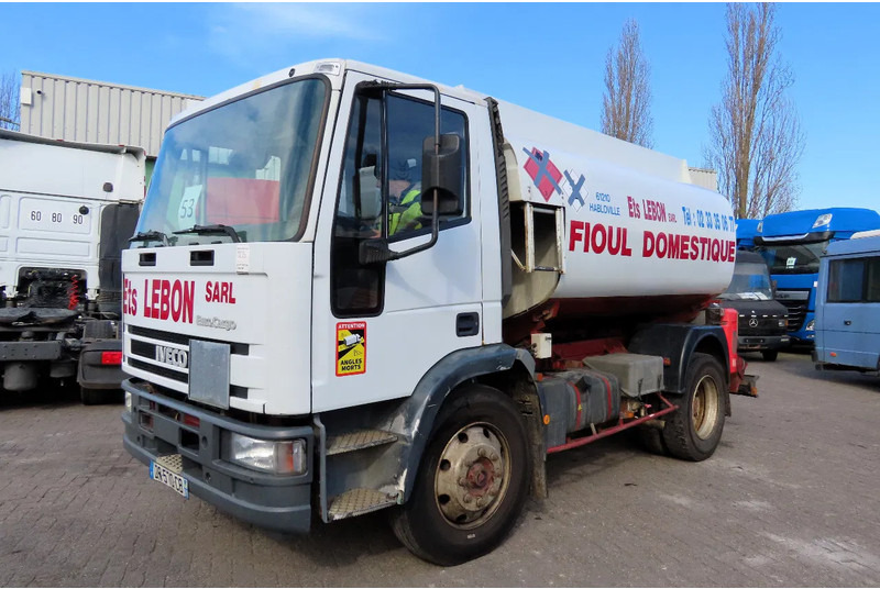 Iveco Eurocargo FUEL (DIESEL/PETROL) 8000 LITERS, COMP: 3500L,1000L, 3500L - Säiliöauto, Nosturiauto: kuva Iveco Eurocargo FUEL (DIESEL/PETROL) 8000 LITERS, COMP: 3500L,1000L, 3500L - Säiliöauto, Nosturiauto Iveco Eurocargo FUEL (DIESEL/PETROL) 8000 LITERS, COMP: 3500L,1000L, 3500L - Säiliöauto, Nosturiauto: kuva Iveco Eurocargo FUEL (DIESEL/PETROL) 8000 LITERS, COMP: 3500L,1000L, 3500L - Säiliöauto, Nosturiauto