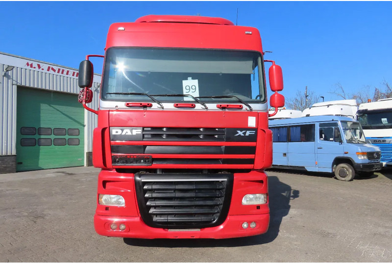 DAF XF 105.460 Euro5 evv, 2 beds, 2 tanks - Vetopöytäauto: kuva DAF XF 105.460 Euro5 evv, 2 beds, 2 tanks - Vetopöytäauto DAF XF 105.460 Euro5 evv, 2 beds, 2 tanks - Vetopöytäauto: kuva DAF XF 105.460 Euro5 evv, 2 beds, 2 tanks - Vetopöytäauto