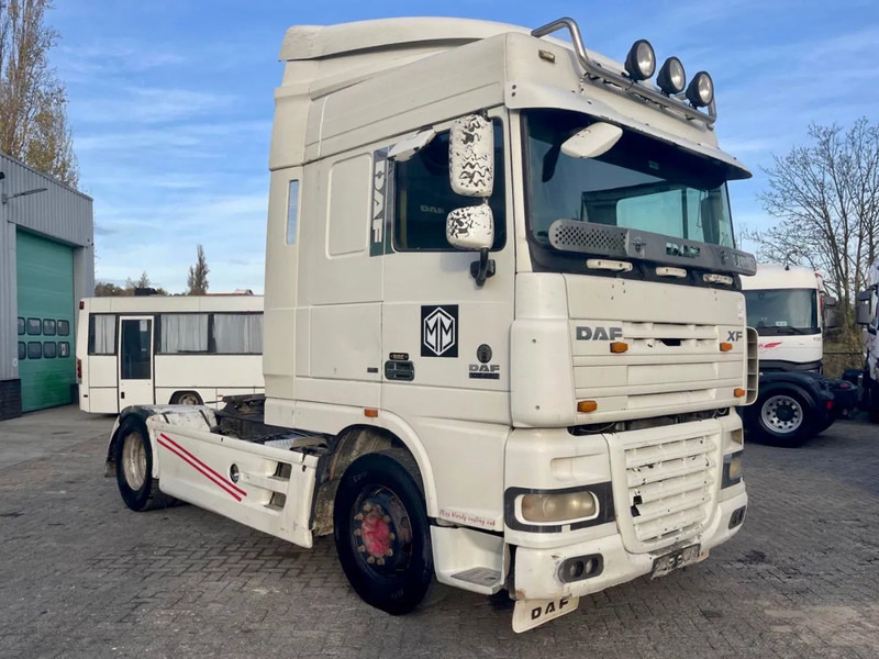 DAF XF 105.460 Manual gearbox! - Vetopöytäauto: kuva DAF XF 105.460 Manual gearbox! - Vetopöytäauto DAF XF 105.460 Manual gearbox! - Vetopöytäauto: kuva DAF XF 105.460 Manual gearbox! - Vetopöytäauto