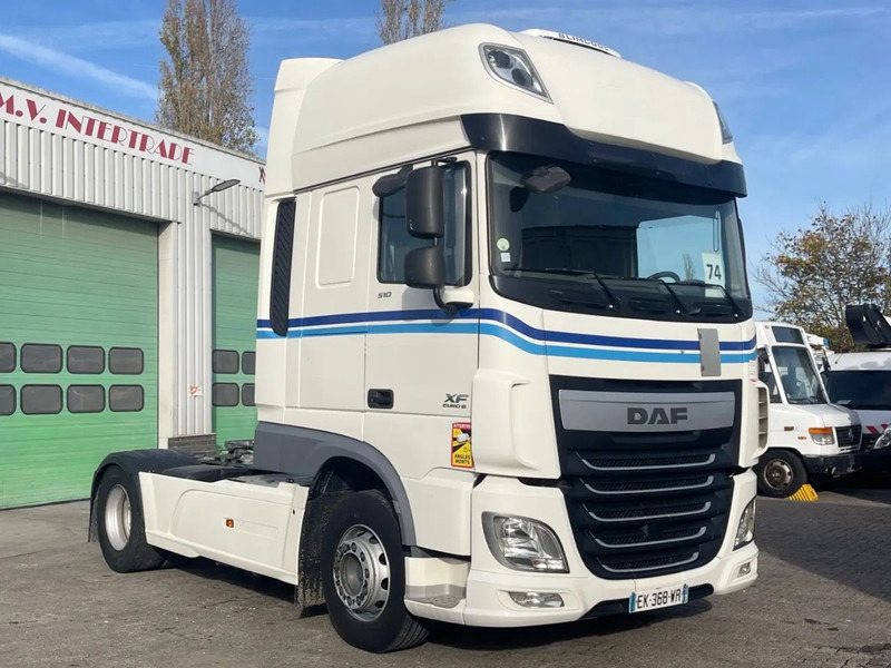 DAF XF 510 MANUAL GEARBOX! PARKING AIRCO, FRIGO - Vetopöytäauto: kuva DAF XF 510 MANUAL GEARBOX! PARKING AIRCO, FRIGO - Vetopöytäauto DAF XF 510 MANUAL GEARBOX! PARKING AIRCO, FRIGO - Vetopöytäauto: kuva DAF XF 510 MANUAL GEARBOX! PARKING AIRCO, FRIGO - Vetopöytäauto