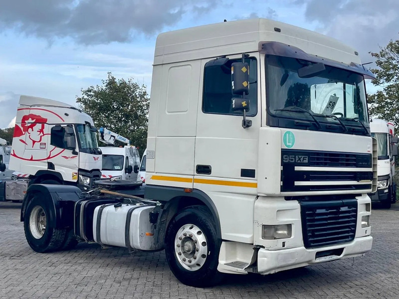 DAF XF 95.430 E4 TYPE, PTO + HYDRAULIC, FRIGO - Vetopöytäauto: kuva DAF XF 95.430 E4 TYPE, PTO + HYDRAULIC, FRIGO - Vetopöytäauto DAF XF 95.430 E4 TYPE, PTO + HYDRAULIC, FRIGO - Vetopöytäauto: kuva DAF XF 95.430 E4 TYPE, PTO + HYDRAULIC, FRIGO - Vetopöytäauto