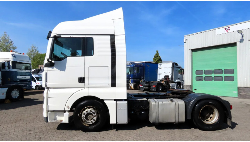 MAN TGX.18.400 euro5 EEV, RETARDER, 2X FUEL TANK, FRIGO - Vetopöytäauto: kuva MAN TGX.18.400 euro5 EEV, RETARDER, 2X FUEL TANK, FRIGO - Vetopöytäauto MAN TGX.18.400 euro5 EEV, RETARDER, 2X FUEL TANK, FRIGO - Vetopöytäauto: kuva MAN TGX.18.400 euro5 EEV, RETARDER, 2X FUEL TANK, FRIGO - Vetopöytäauto