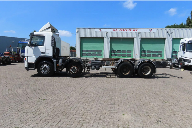 Volvo FM 380 8x4 FULL SPRING. 100% condition! - Kuorma-auto alusta: kuva Volvo FM 380 8x4 FULL SPRING. 100% condition! - Kuorma-auto alusta Volvo FM 380 8x4 FULL SPRING. 100% condition! - Kuorma-auto alusta: kuva Volvo FM 380 8x4 FULL SPRING. 100% condition! - Kuorma-auto alusta
